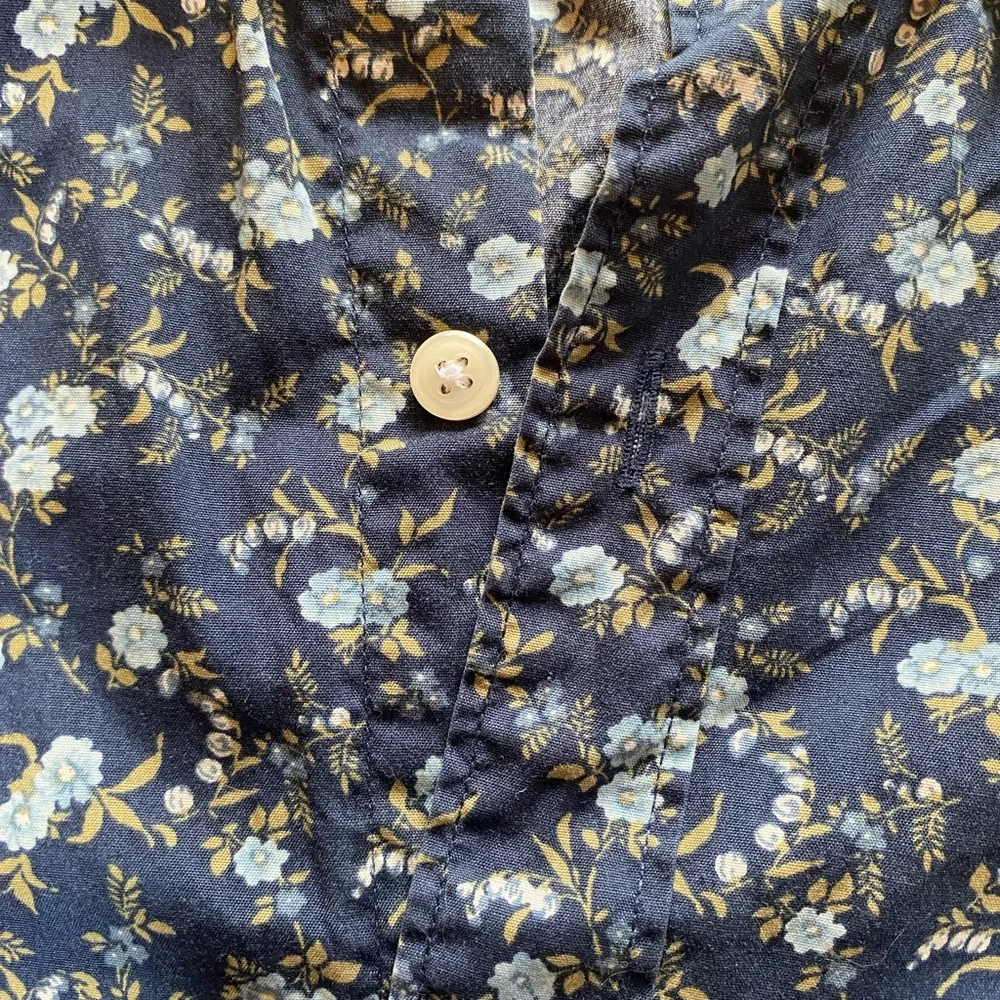 J. Crew Men’s Secret Wash Casual Button Down Navy Blue Floral Slim Fit Size L